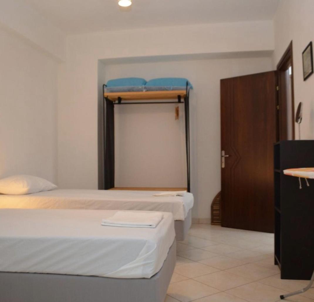 Andi Apartment Sarandë Exterior foto