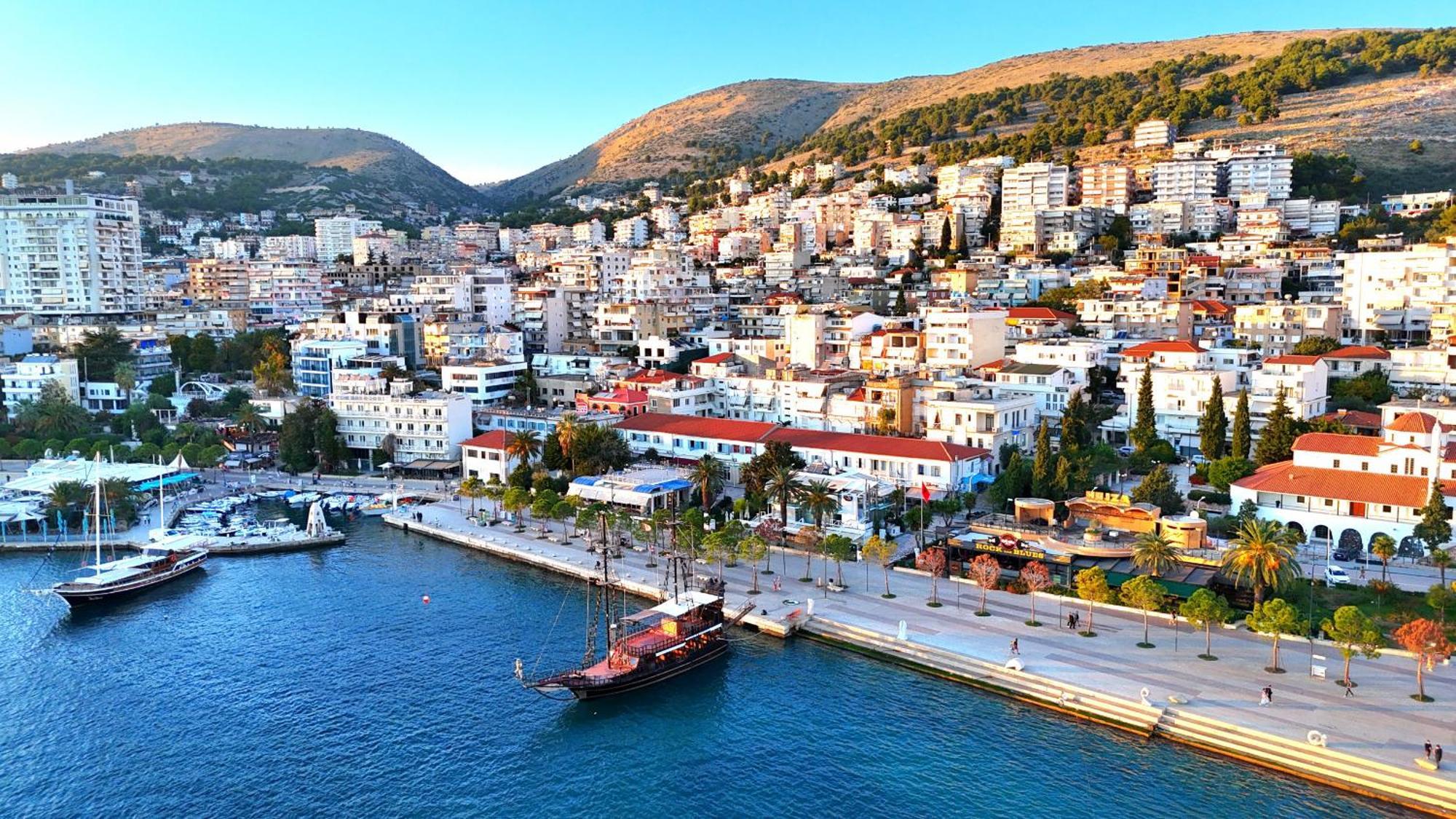 Andi Apartment Sarandë Exterior foto